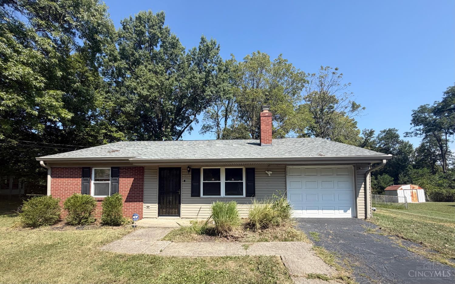 864 N Hill Lane