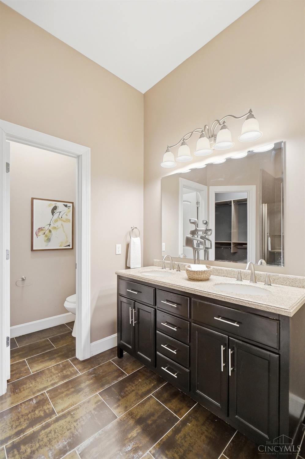 558 Milton Street, Cincinnati, OH, 45202 — photo 22