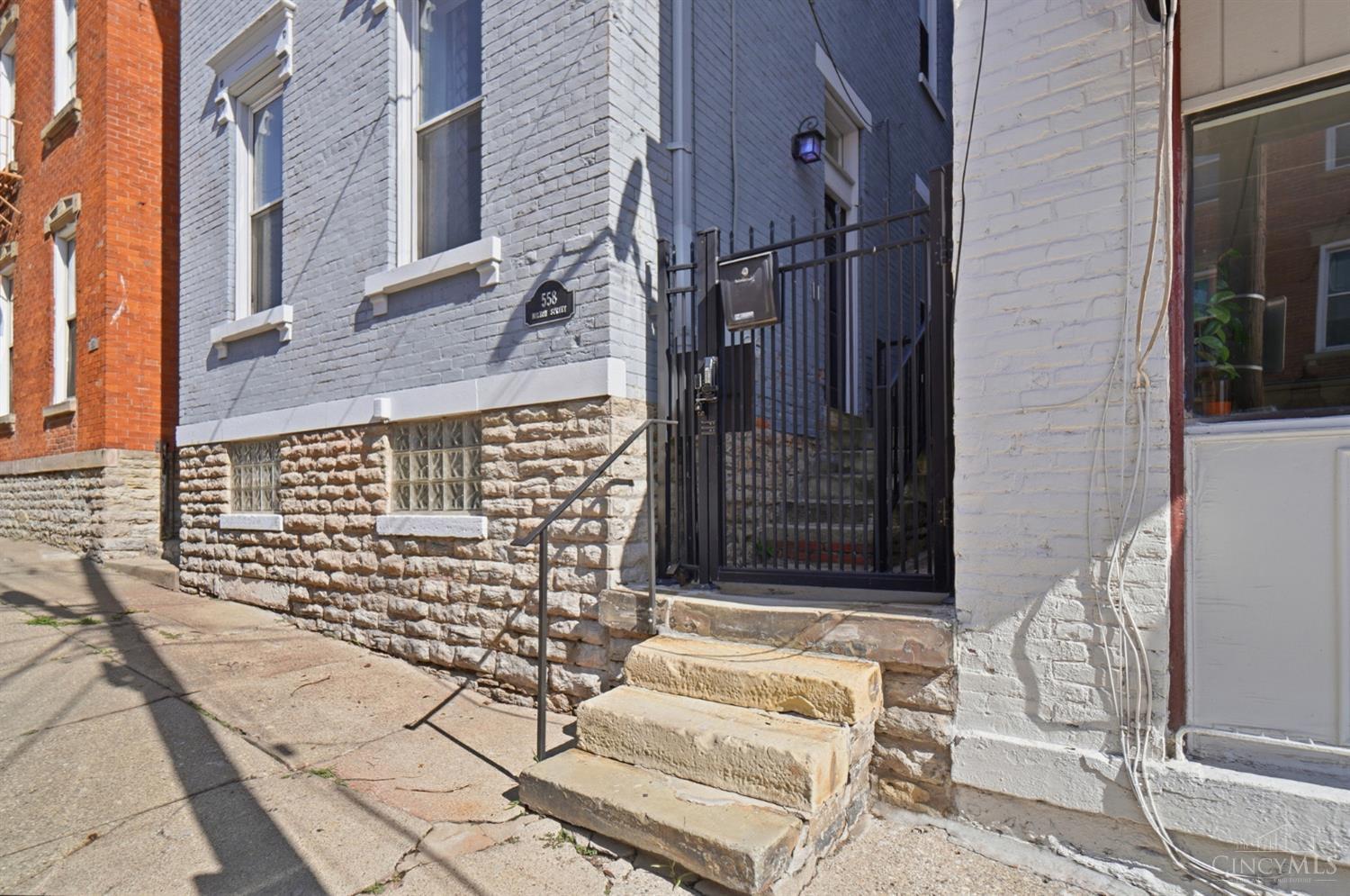 558 Milton Street, Cincinnati, OH, 45202 — photo 4