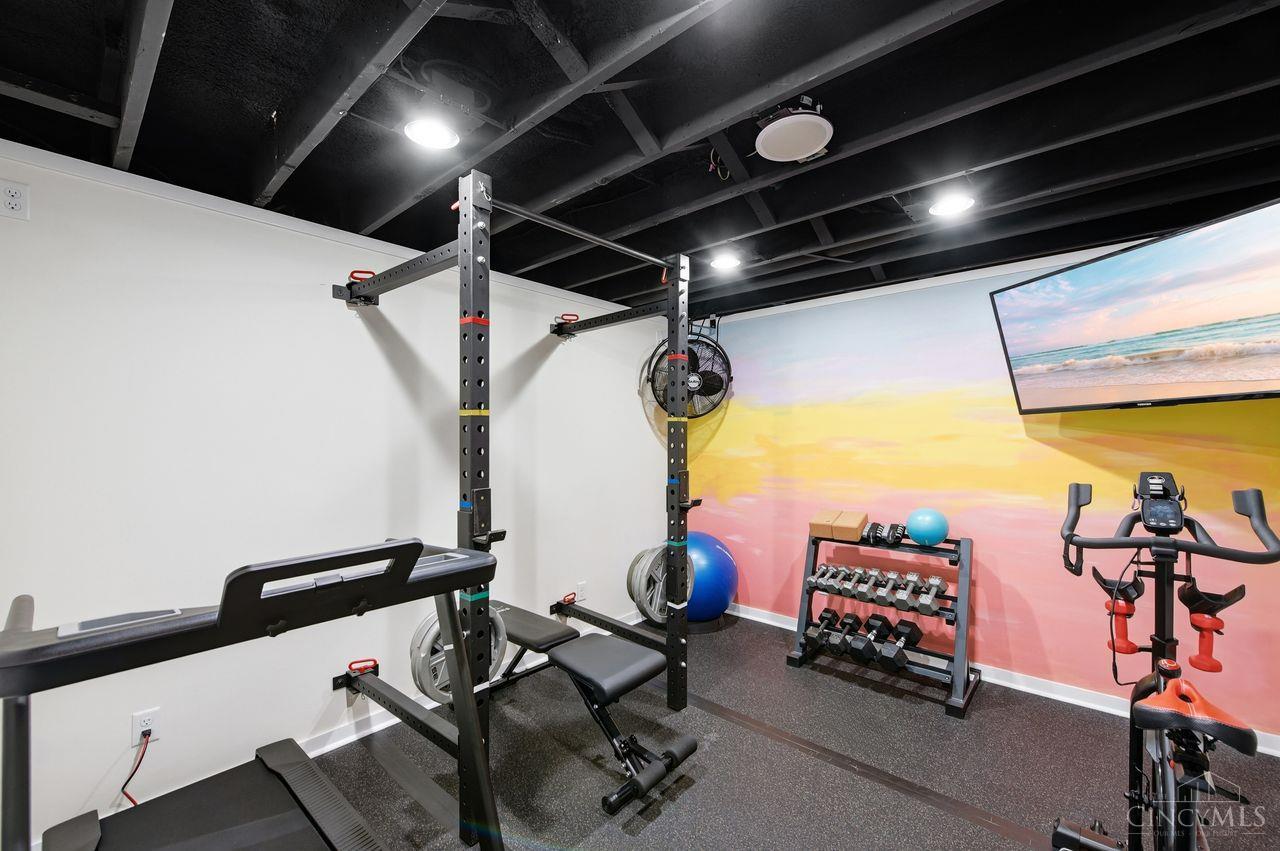 9985 Meadow Hills Drive, West Chester, OH, 45241 — photo 48