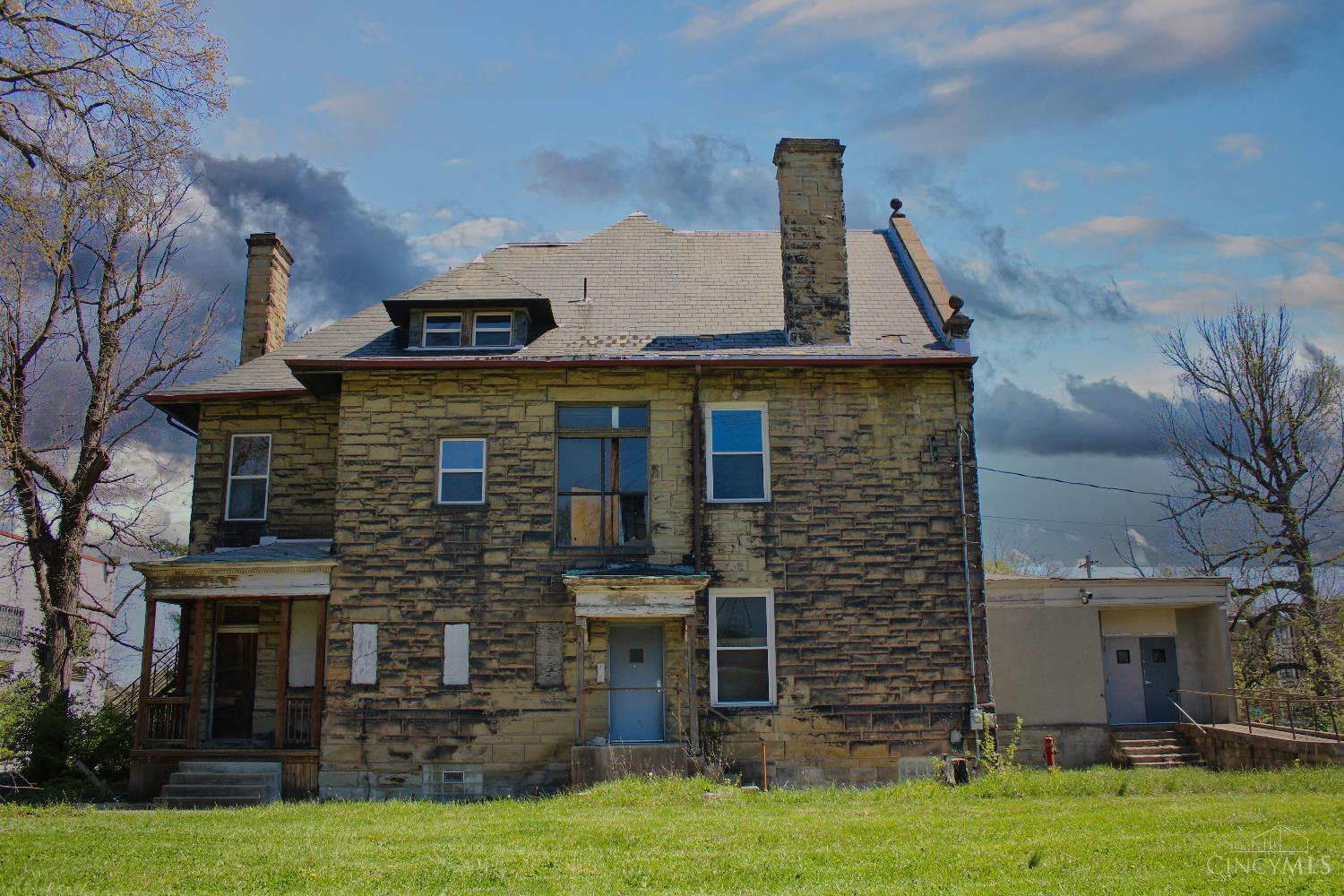 618 Forest Avenue