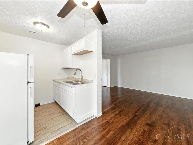 1044 Rosemont Avenue, Cincinnati, OH, 45205 — photo 25