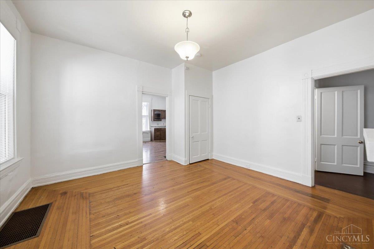 1044 Rosemont Avenue, Cincinnati, OH, 45205 — photo 15