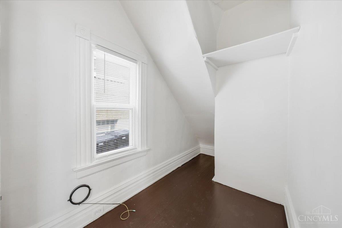 1044 Rosemont Avenue, Cincinnati, OH, 45205 — photo 17