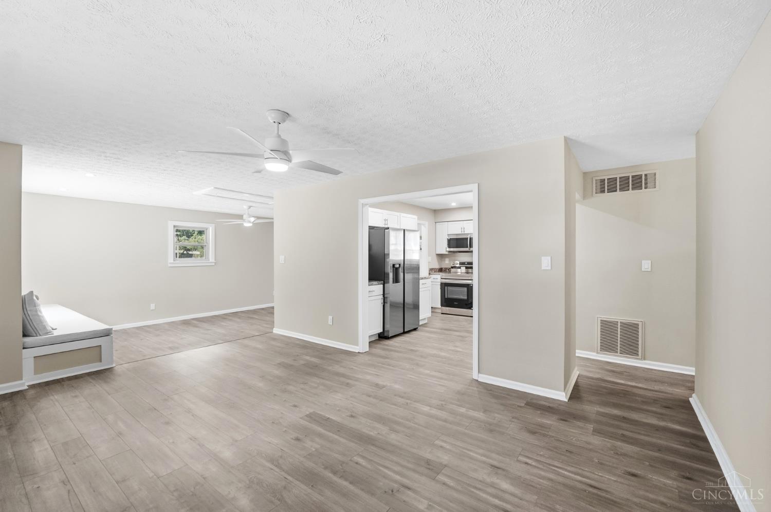 5756 Shirl Bar Circle, Miami Twp, OH, 45150 — photo 6