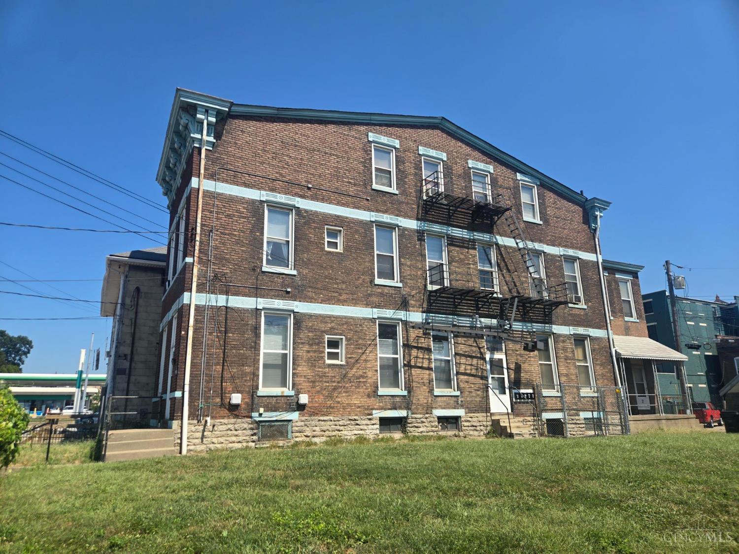 2962 Burlington Place, Cincinnati, OH, 45225 — photo 2