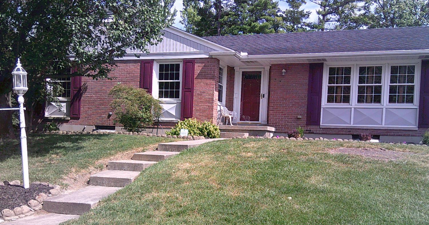 Photo 1 of Single family home for sale at 301 Jackson Ln, Middletown, OH 45044 | MLS# 1892365 | Listing updated on 2026-09-15