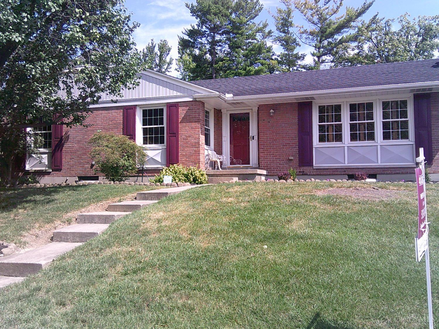 Photo 3 of Single family home for sale at 301 Jackson Ln, Middletown, OH 45044 | MLS# 1892365 | Listing updated on 2026-09-15