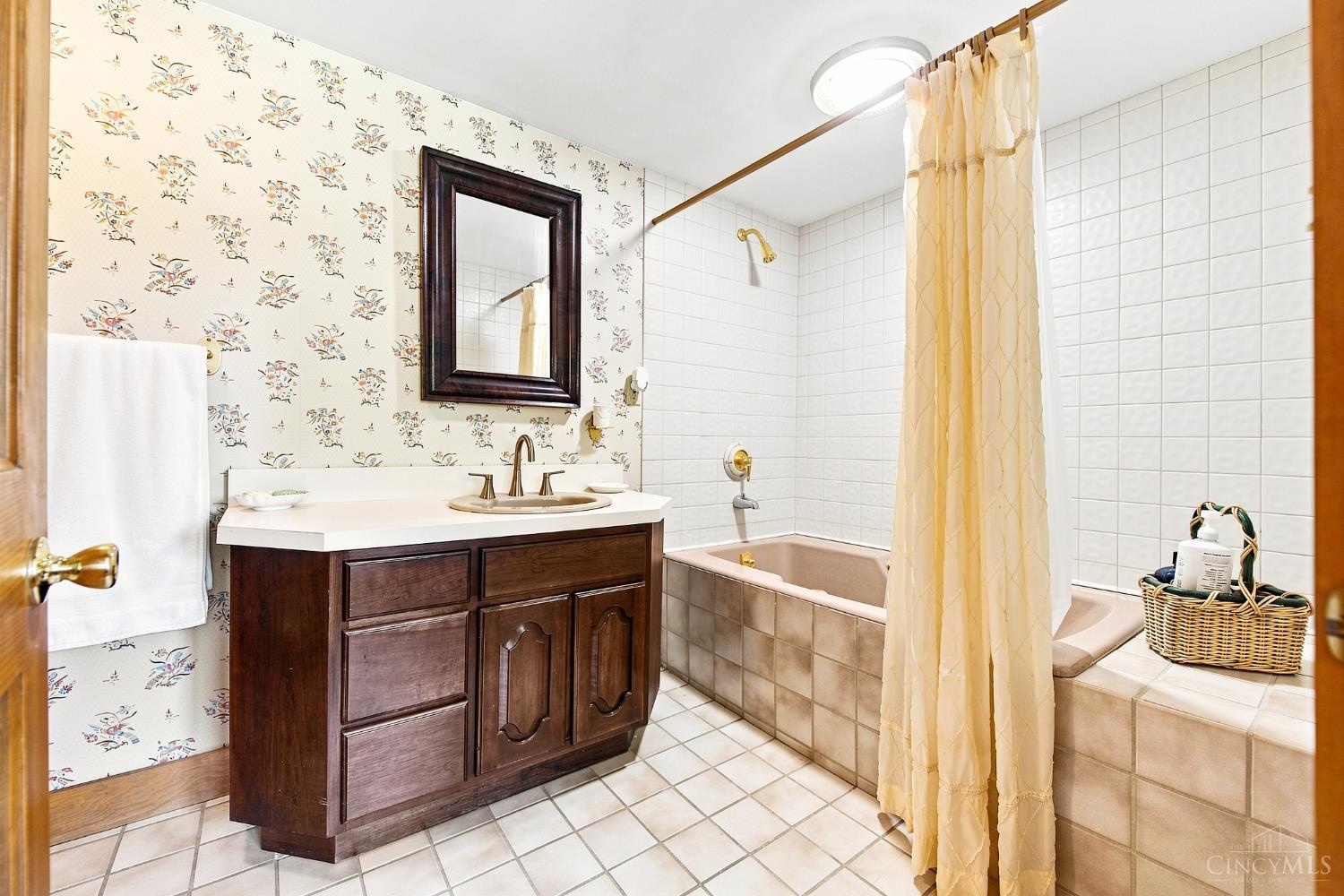 320 Bland Avenue, Blanchester, OH, 45107 — photo 17