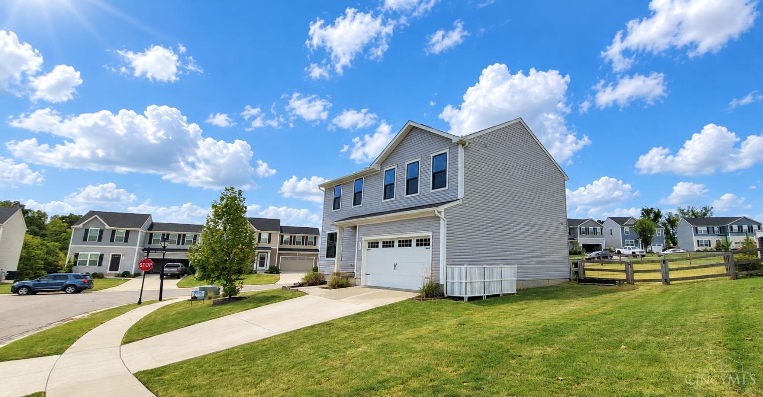Photo 2 of Sale Pending at 101 Xing Way Ct, New Richmond, OH 45157 | MLS# 1893052 | Listing updated on 2026-09-17