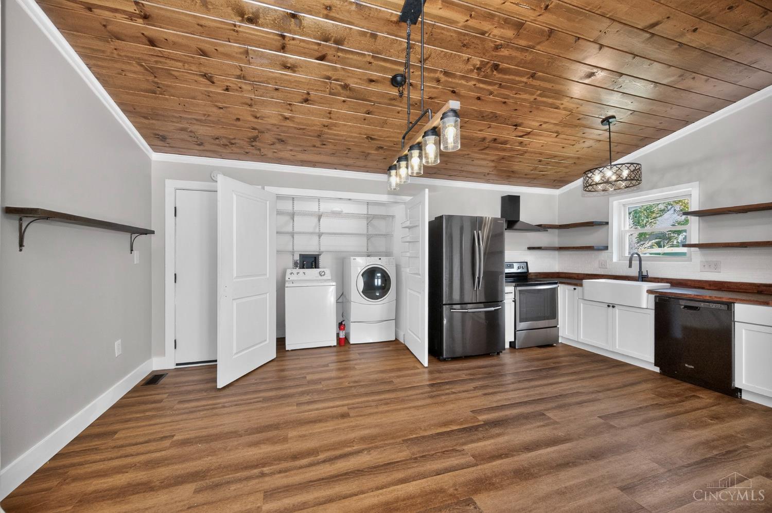 Photo 4 of Sale Pending at 6821 Dutchland Blvd, Liberty Twp, OH 45044 | MLS# 1893050 | Listing updated on 2026-09-13