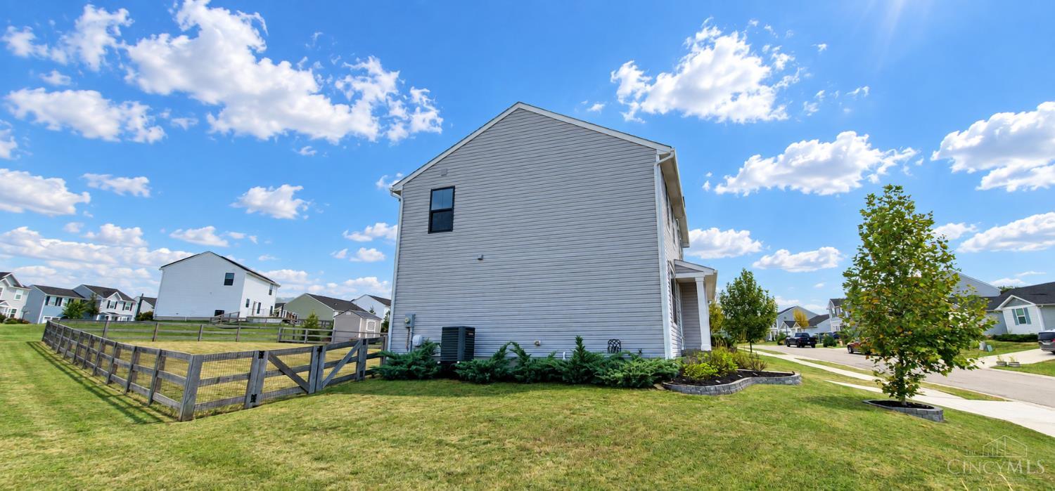 Photo 3 of Sale Pending at 101 Xing Way Ct, New Richmond, OH 45157 | MLS# 1893052 | Listing updated on 2026-09-17