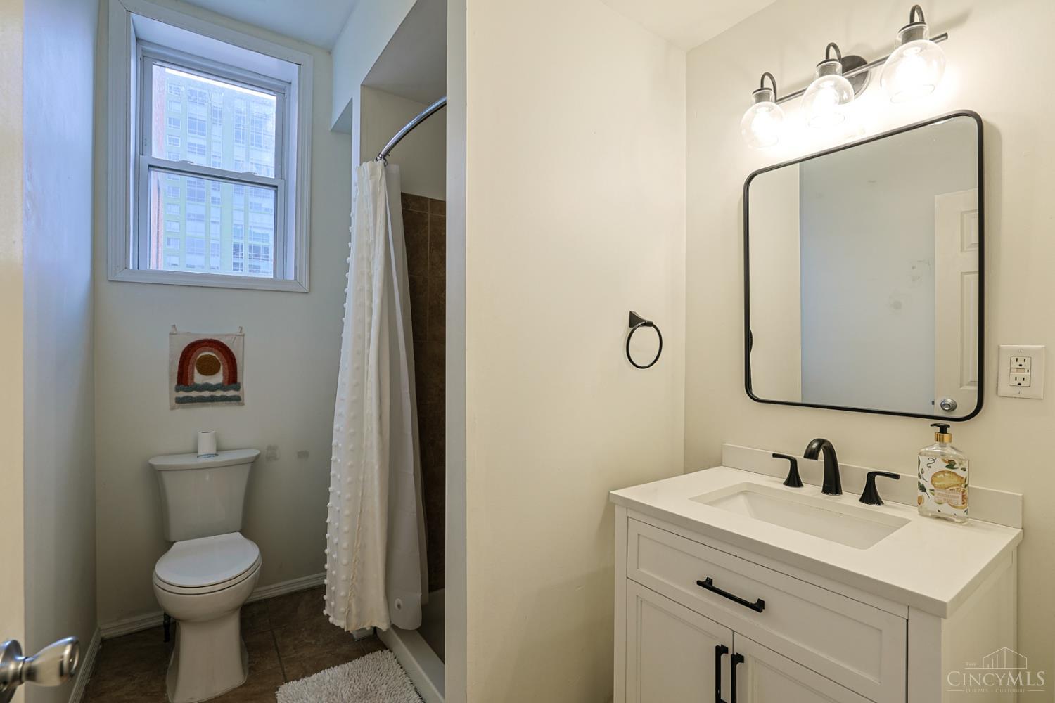 724 Main Street #5, Cincinnati, OH, 45202 — photo 17