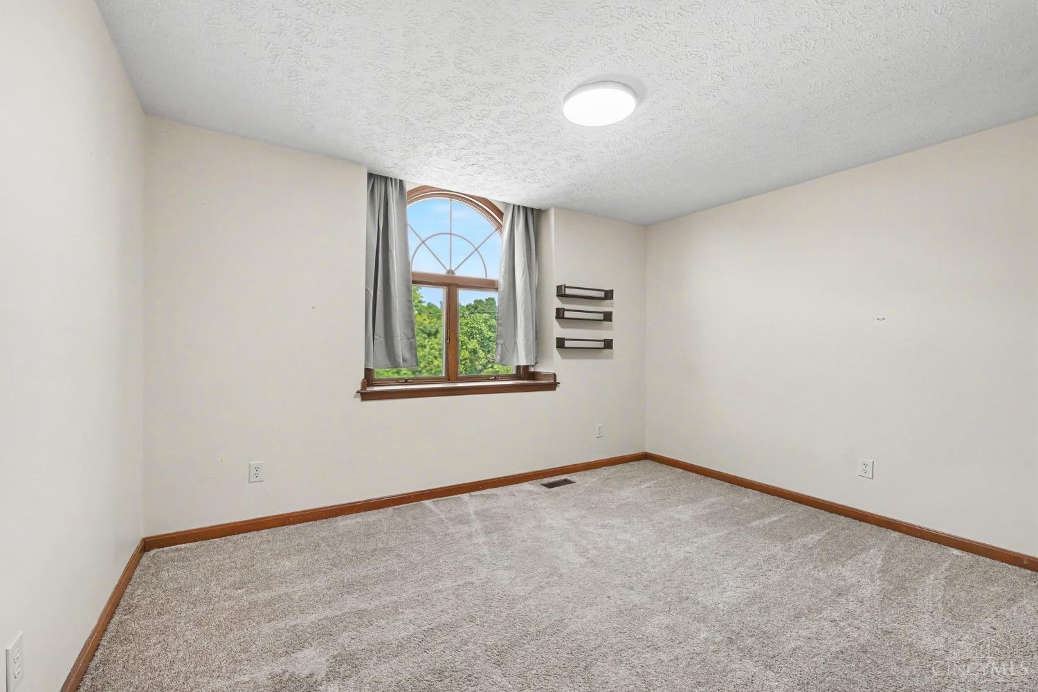 1827 Londonderry Drive, Middletown, OH, 45042 — photo 16