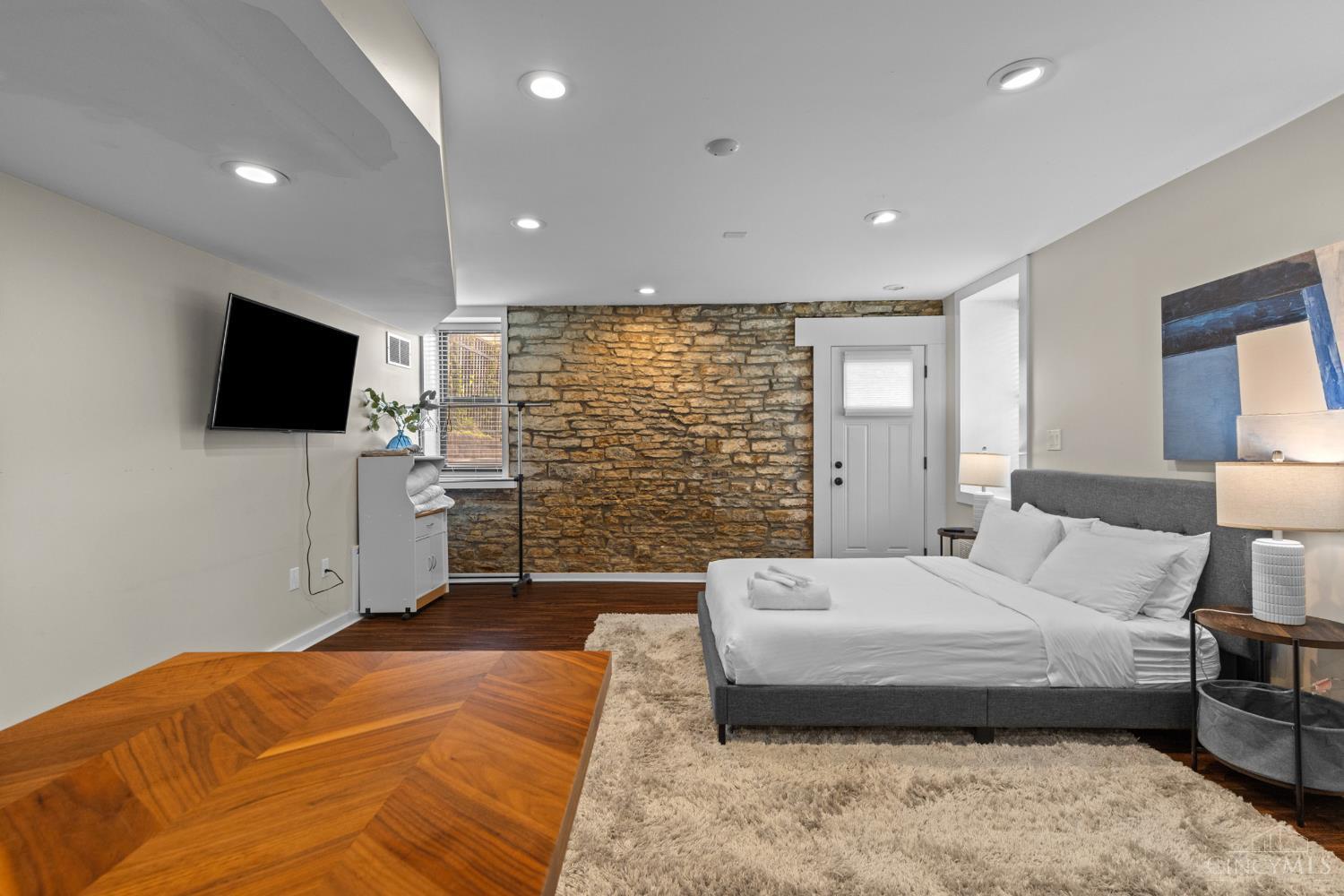435 Milton Street, Cincinnati, OH, 45202 — photo 33