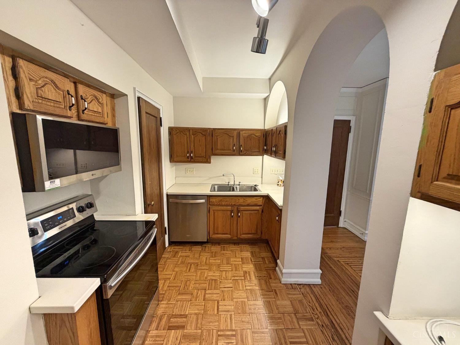 3900 Rose Hill Avenue #905A, Cincinnati, OH, 45229 — photo 8
