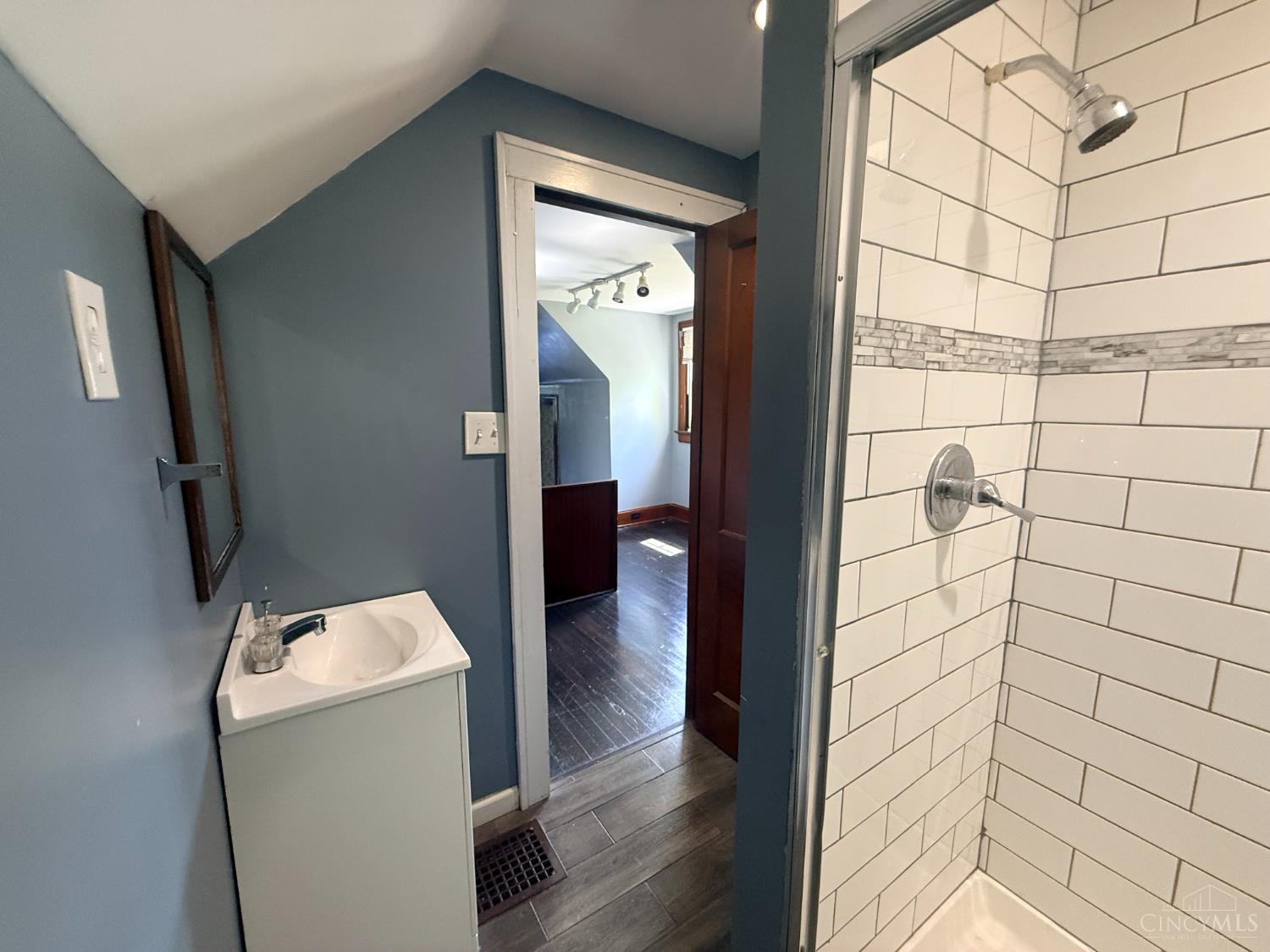 1633 First Avenue, Cincinnati, OH, 45205 — photo 8
