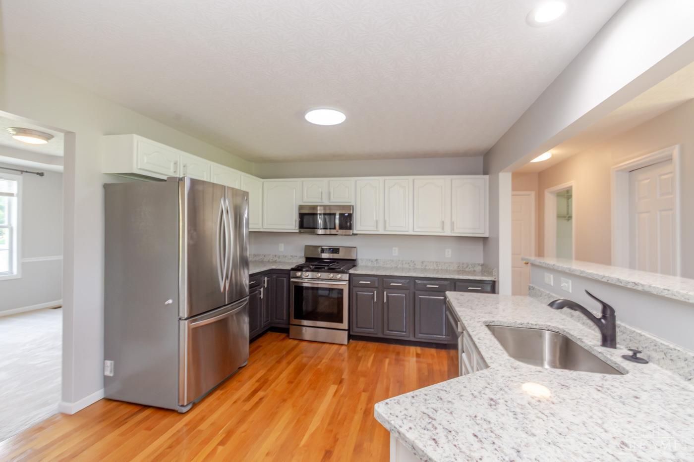 6489 Michele Lane, Liberty Twp, OH, 45044 — photo 4