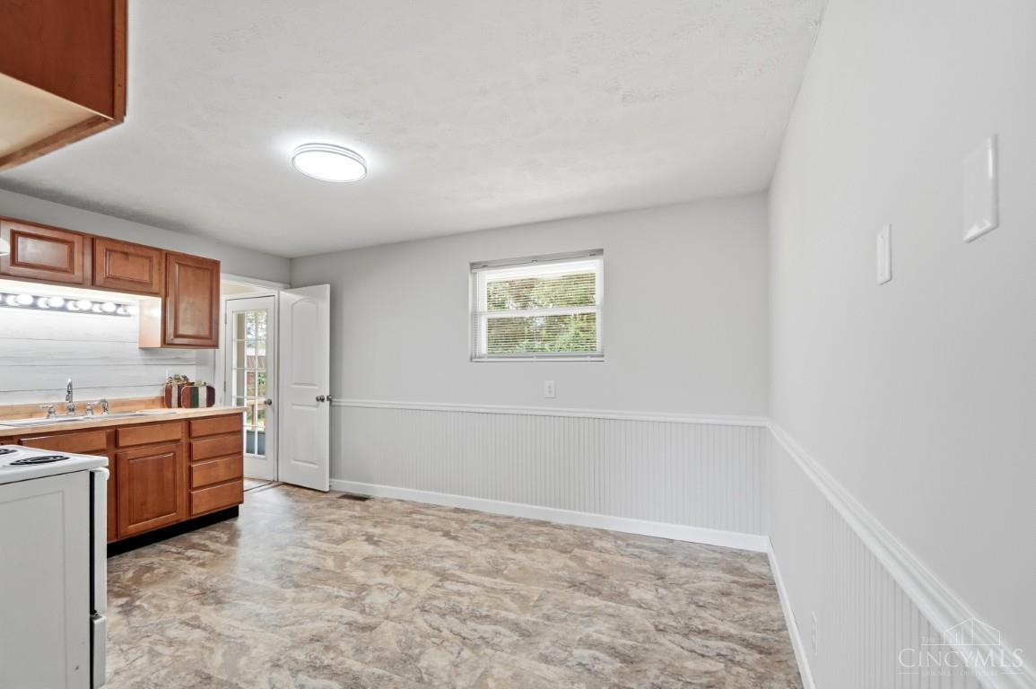 2183 Thrush Avenue, Ross Twp, OH, 45014 — photo 7