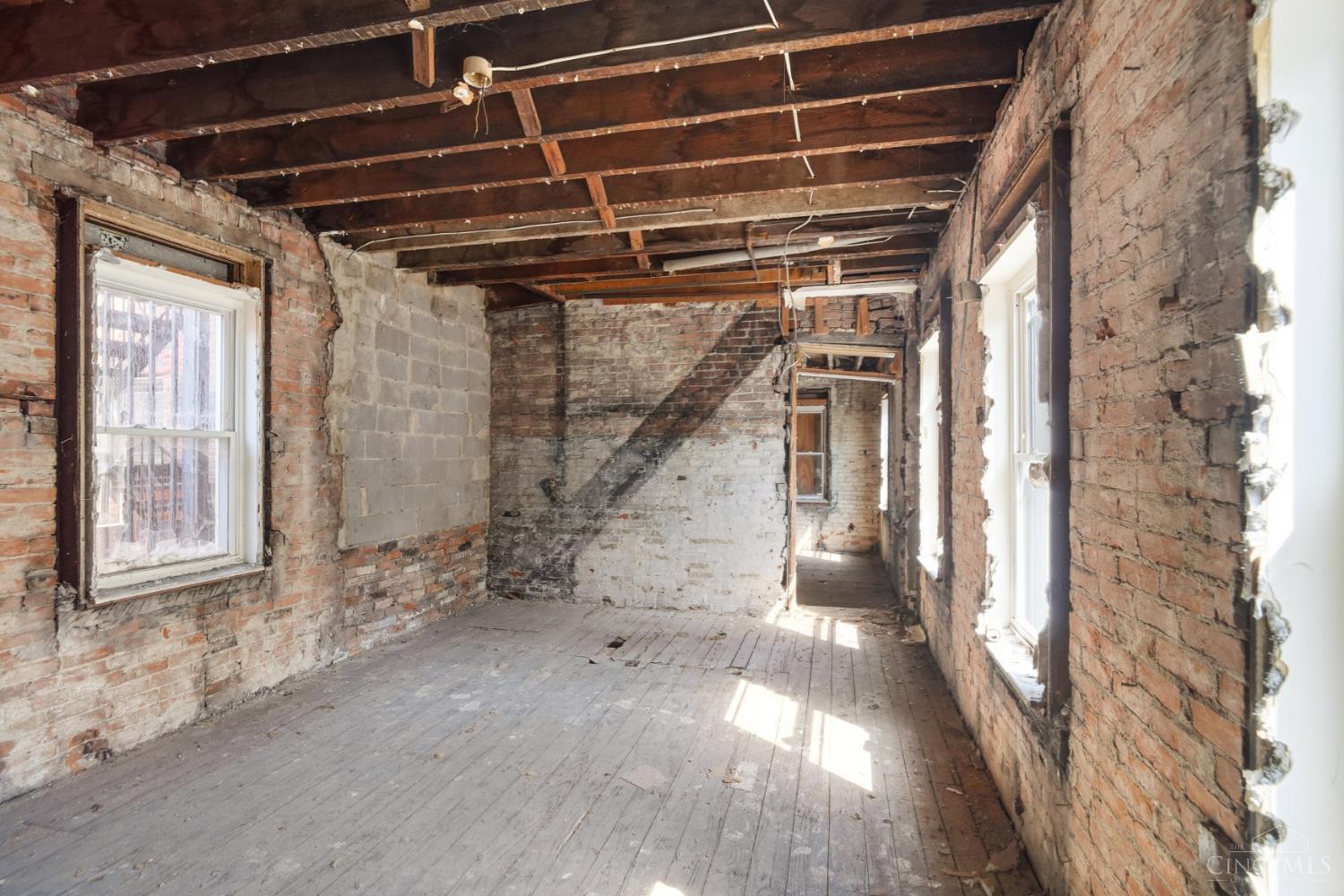 1637 Hughes Street, Cincinnati, OH, 45202 — photo 16
