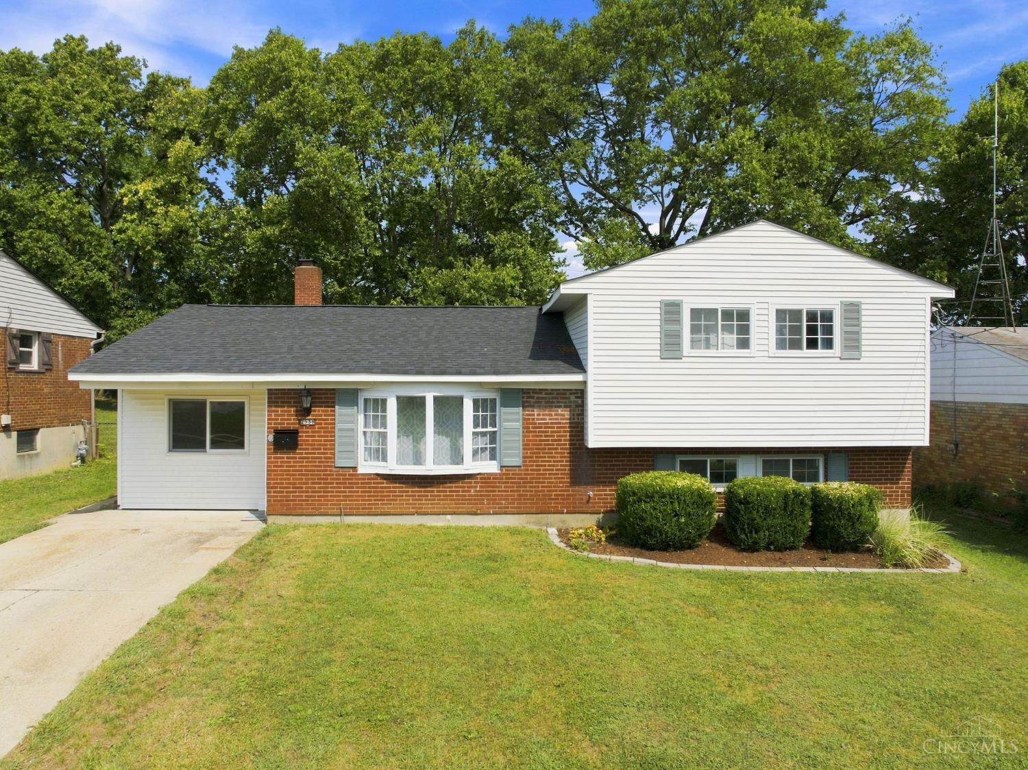 Photo 1 of Single family home for sale at 2536 Bracebridge Dr, Cincinnati, OH 45231 | MLS# 1893285 | Listing updated on 2026-10-06