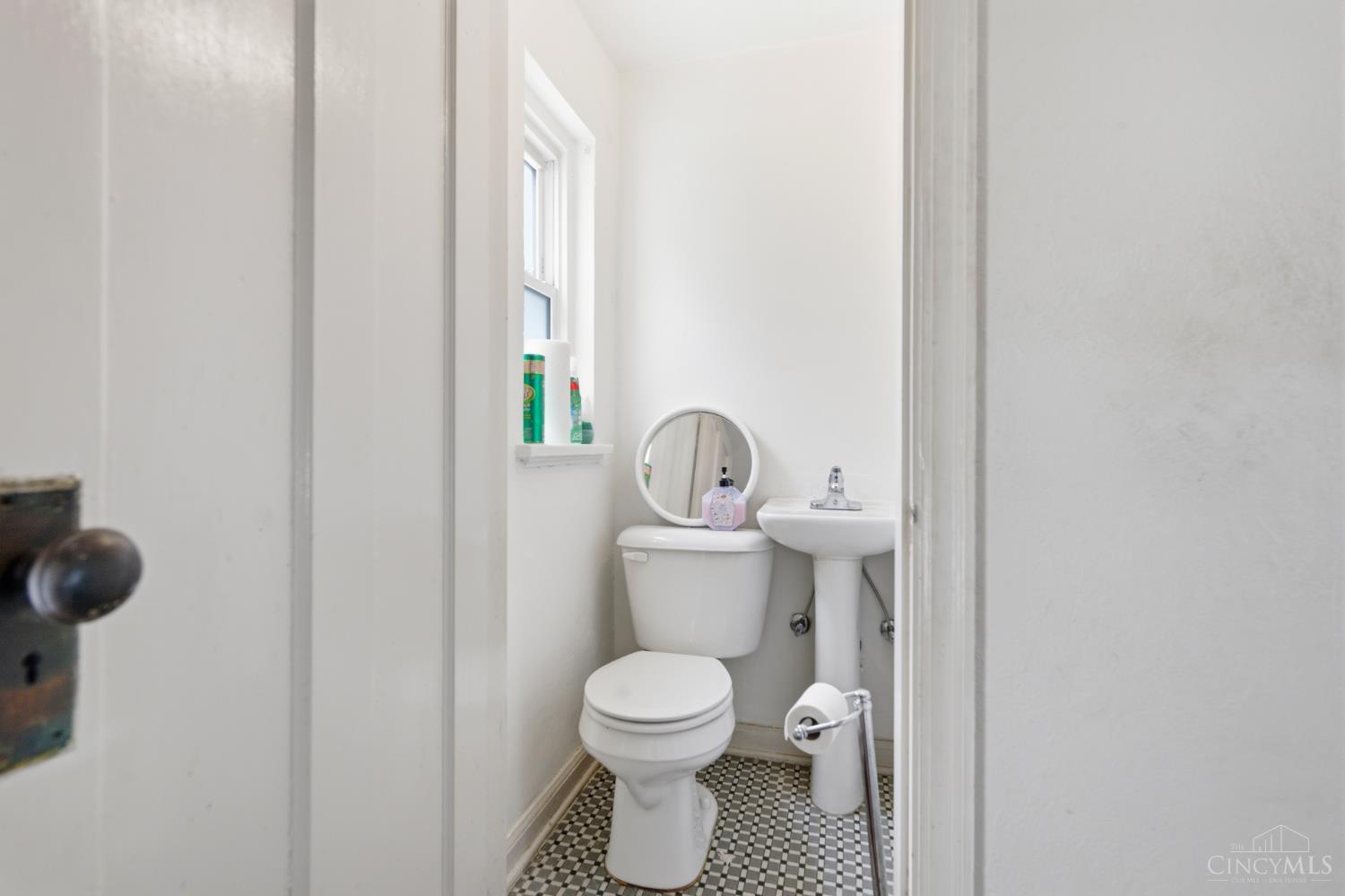 3712 Bonfield Drive, Cincinnati, OH, 45220 — photo 16