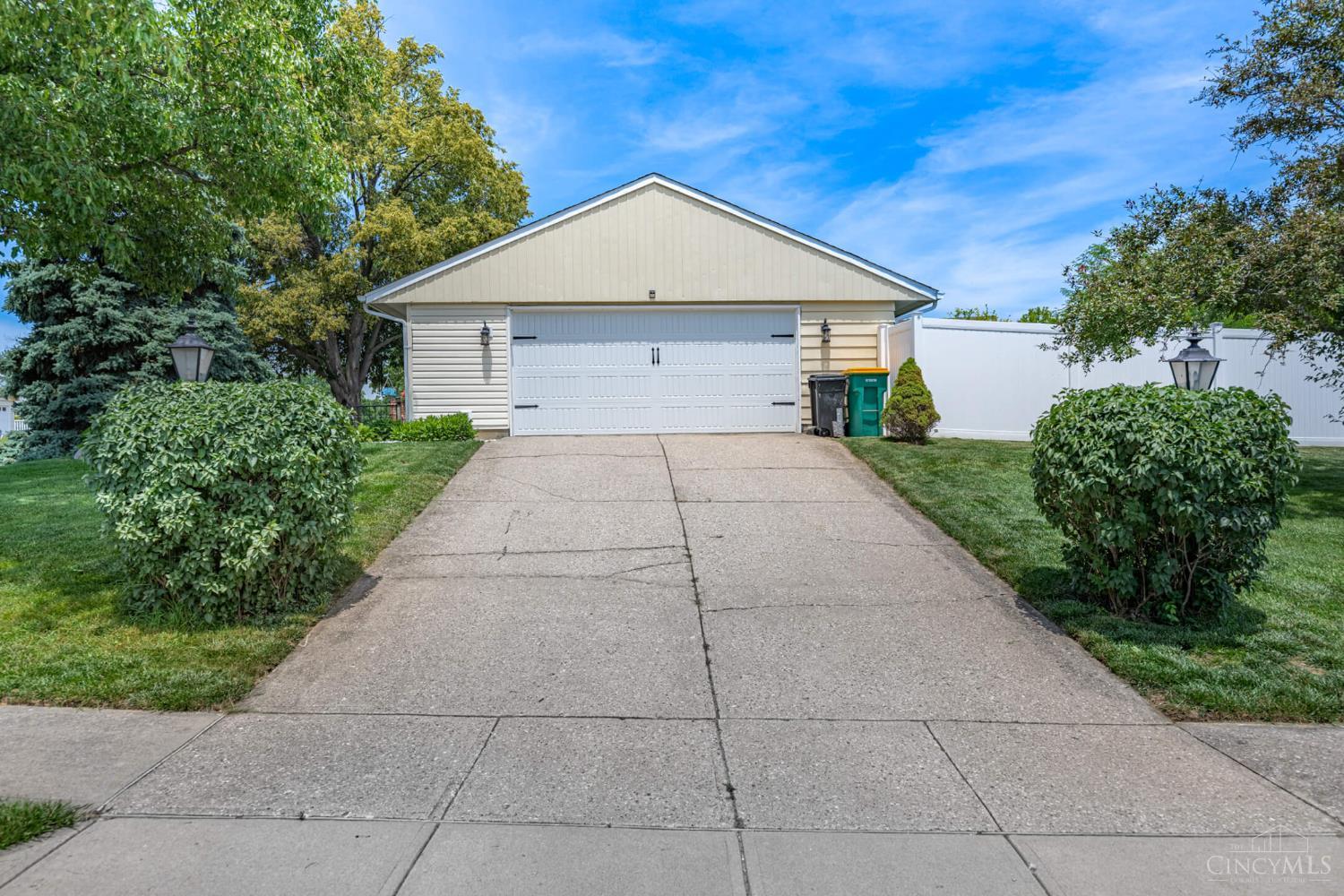 Photo 3 of Sale Pending at 270 Evergreen, Springboro, OH 45066 | MLS# 1893381 | Listing updated on 2026-09-21