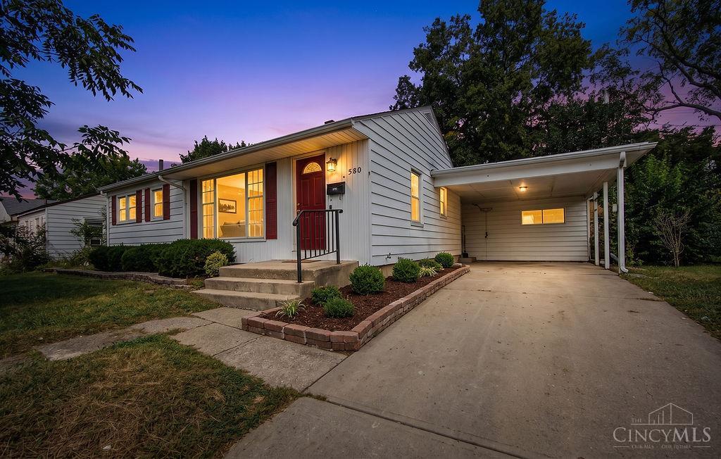 588 Valleyview Drive