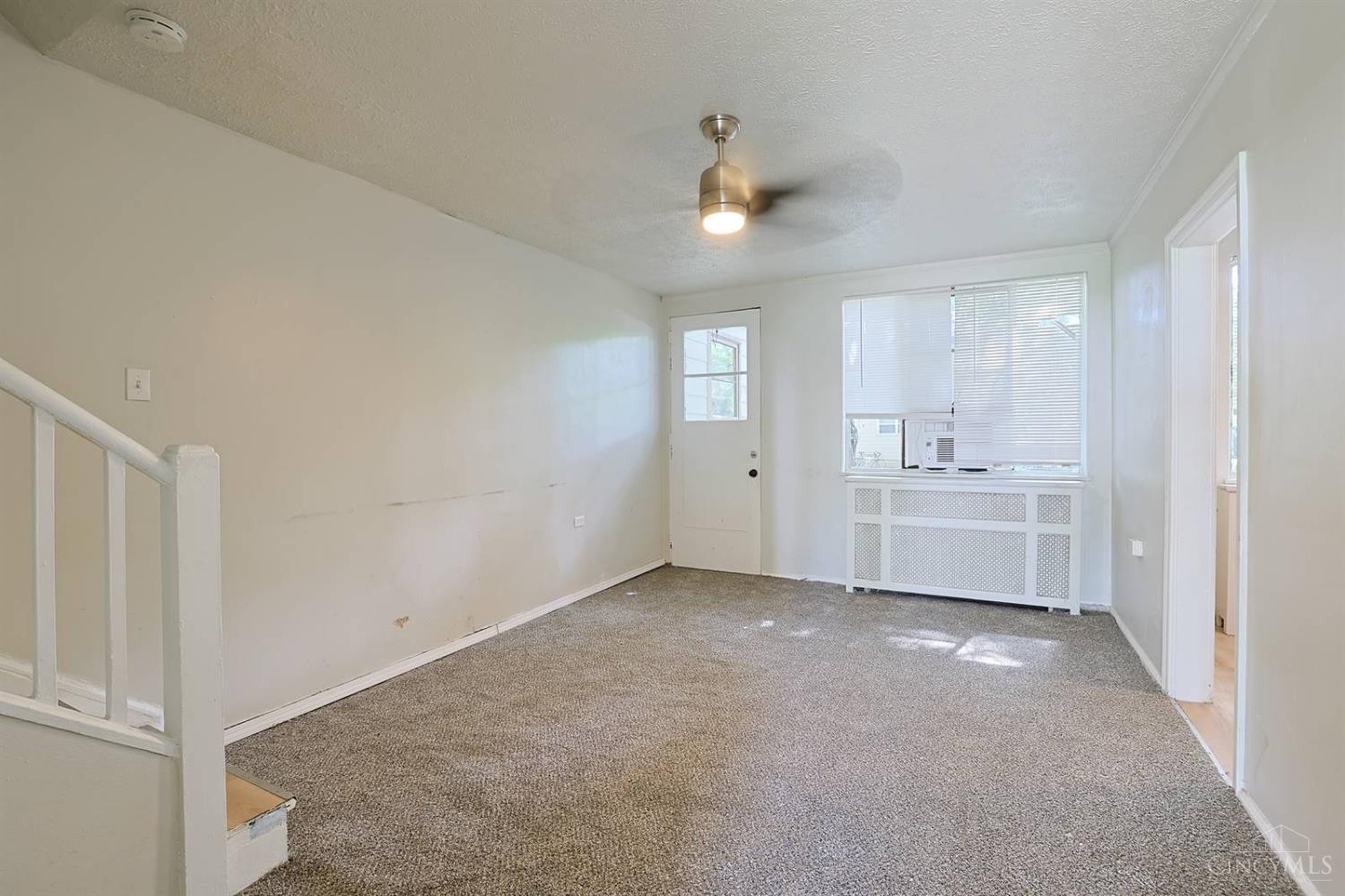 33 Farragut Road, Greenhills, OH, 45218 — photo 15