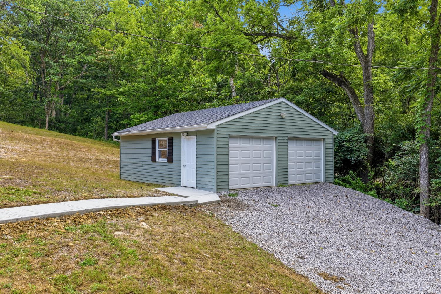 892 Happy Lane, Miami Twp, OH, 45150 — photo 2