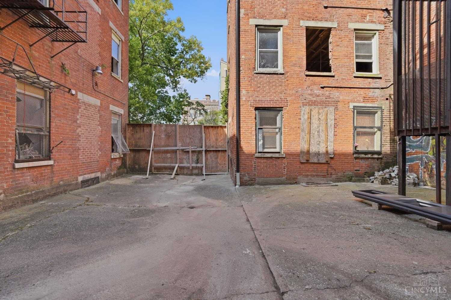1637 Hughes Street, Cincinnati, OH, 45202 — photo 26