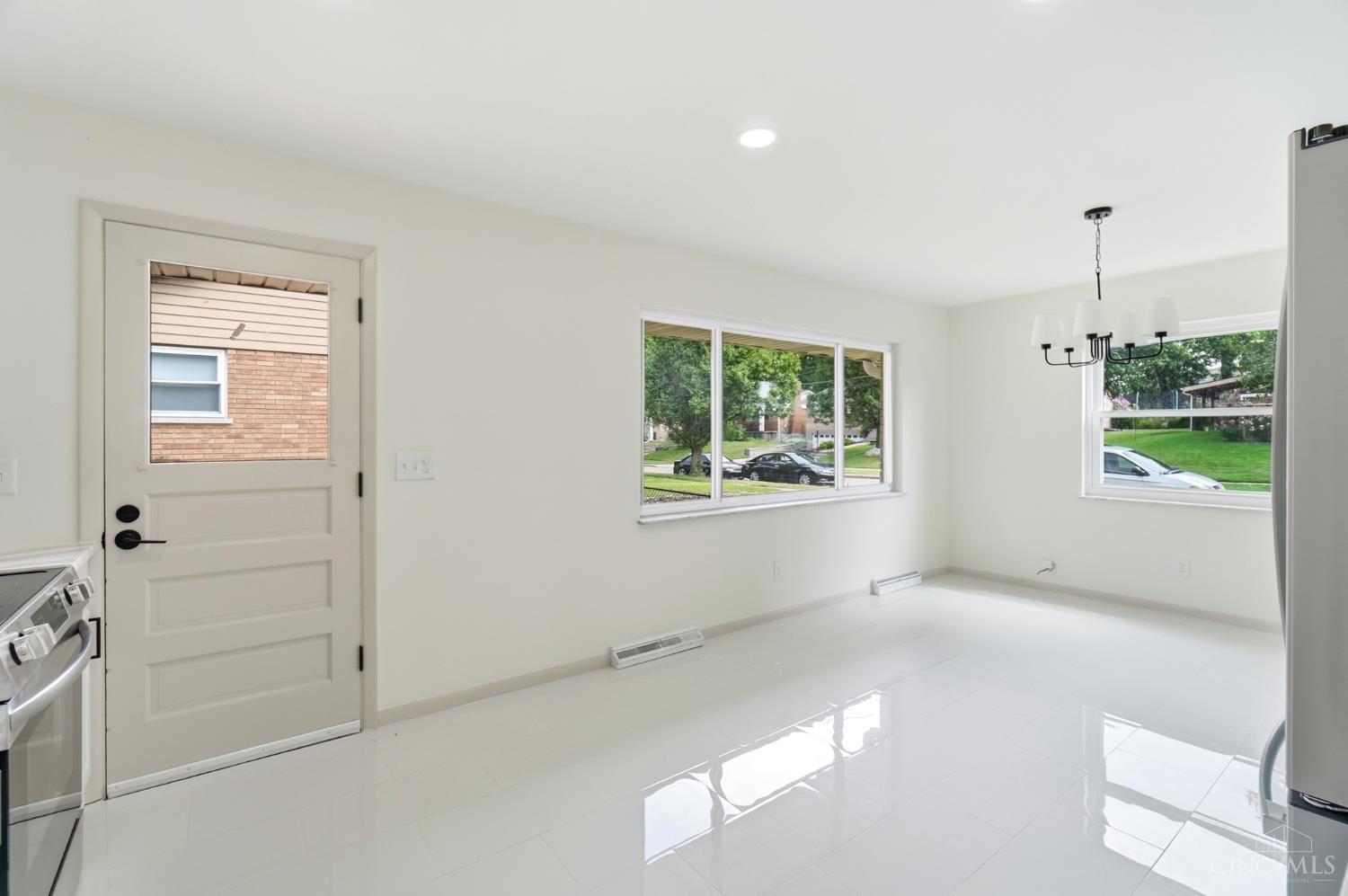6010 North Glen Road, Green Twp, OH, 45248 — photo 7