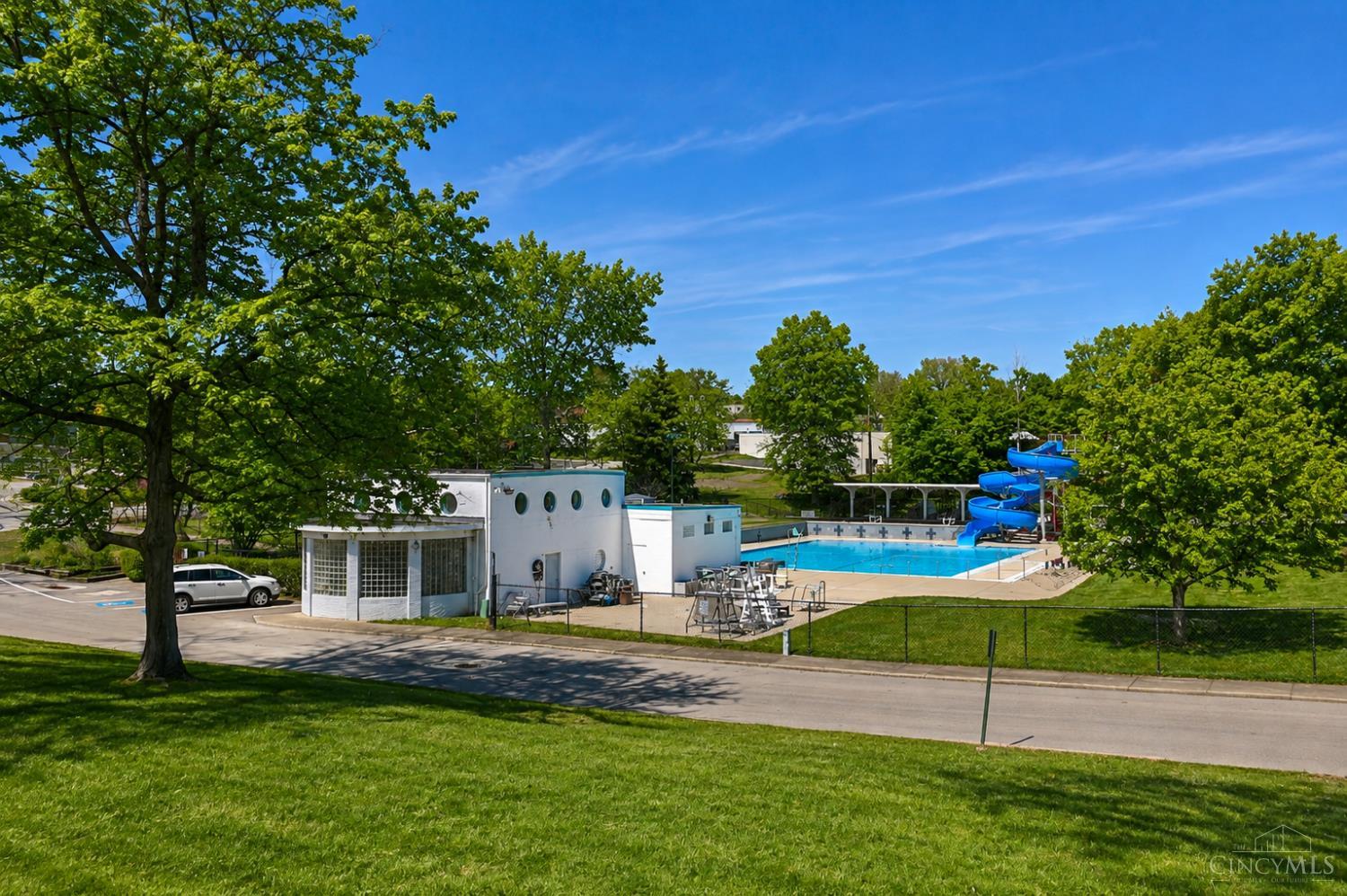 33 Farragut Road, Greenhills, OH, 45218 — photo 33