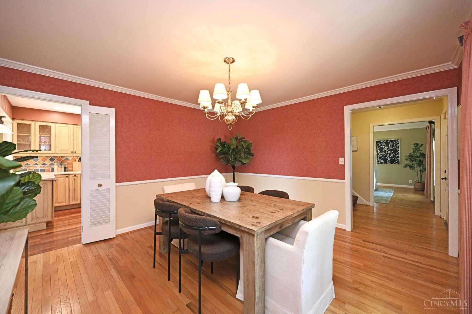 359 Woodknoll Terrace, Wyoming, OH, 45215 — photo 9