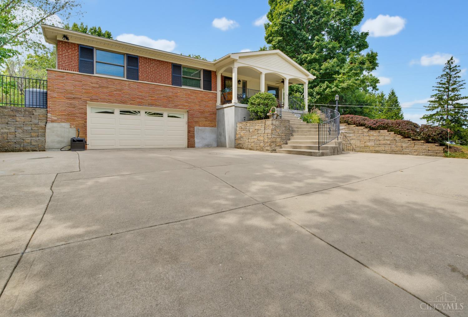 699 Eversole Road, Anderson Twp, OH, 45230 — photo 2