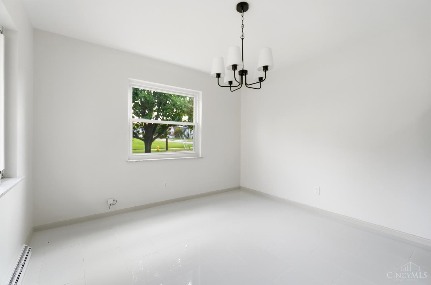 6010 North Glen Road, Green Twp, OH, 45248 — photo 11