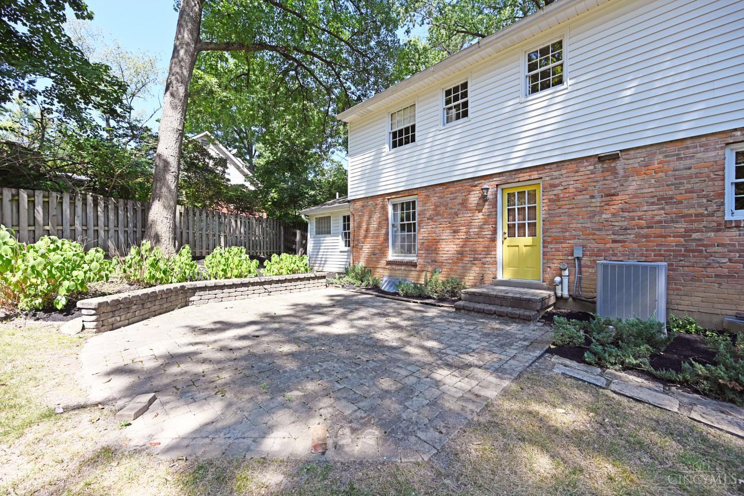 359 Woodknoll Terrace, Wyoming, OH, 45215 — photo 43