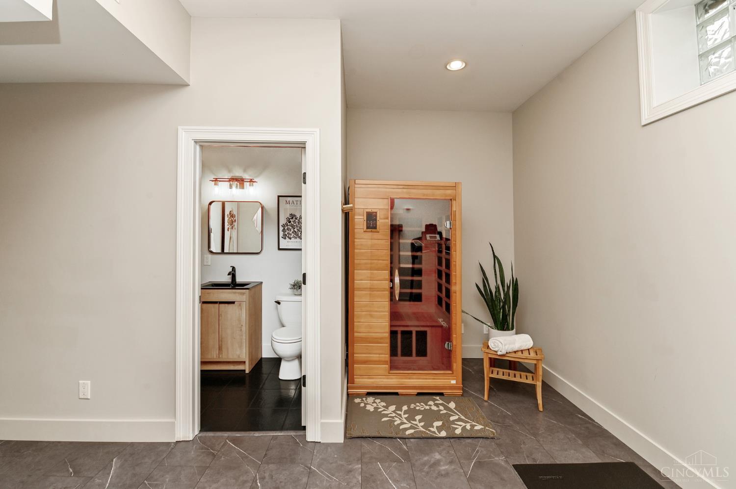 467 Flinn Avenue, Cincinnati, OH, 45226 — photo 38