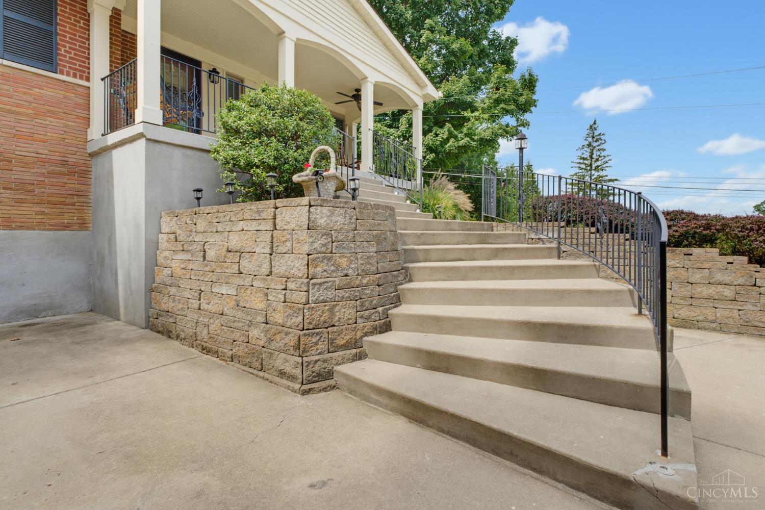 699 Eversole Road, Anderson Twp, OH, 45230 — photo 3