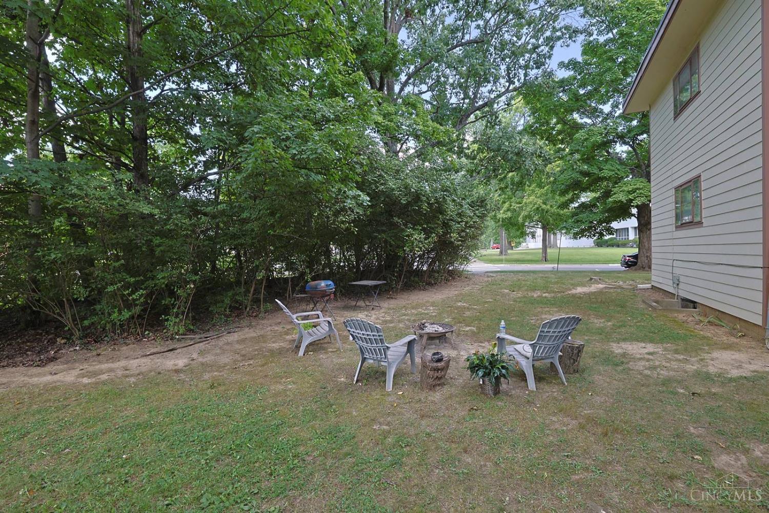 33 Farragut Road, Greenhills, OH, 45218 — photo 26