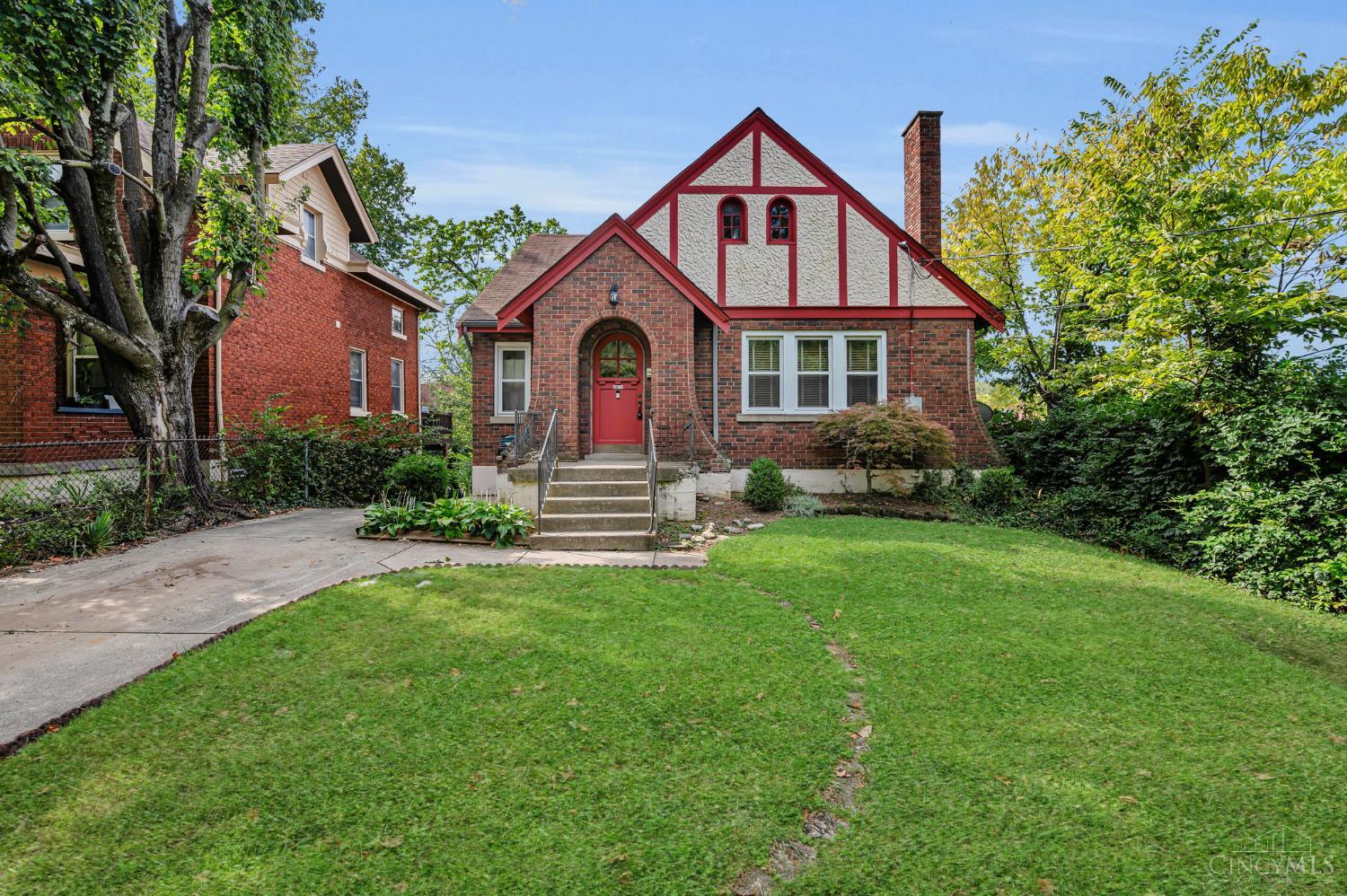 3011 Montclair Avenue
