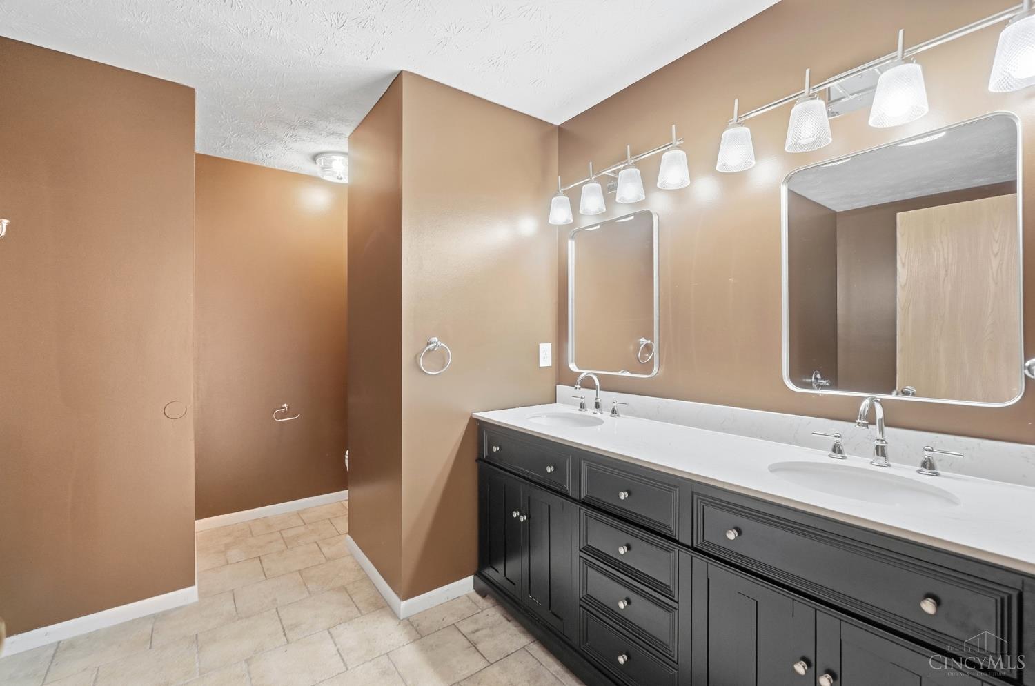 8427 Gettysburg Lane, Hamilton Twp, OH, 45039 — photo 32