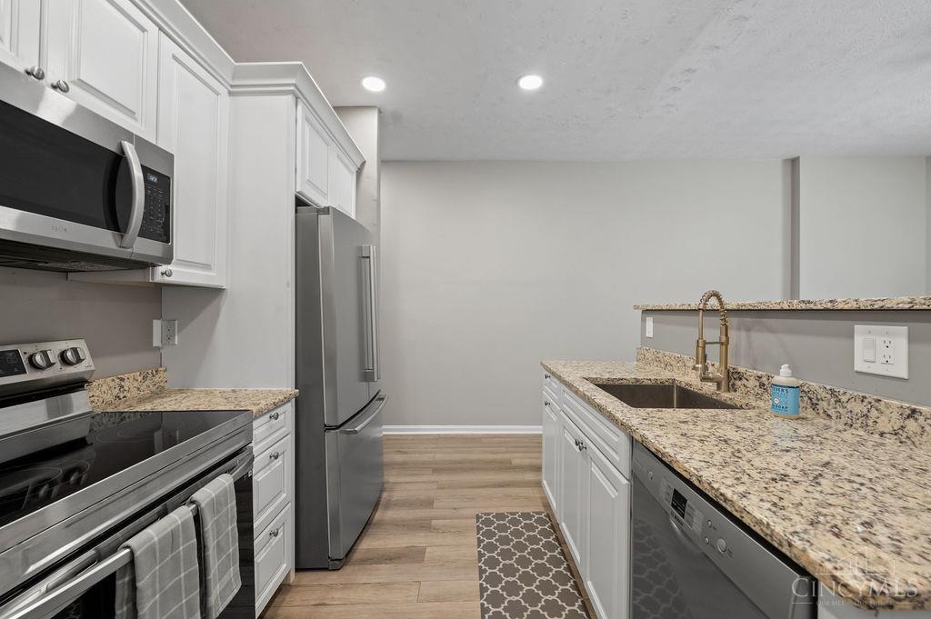 991 Paradrome Street #13, Cincinnati, OH, 45202 — photo 15