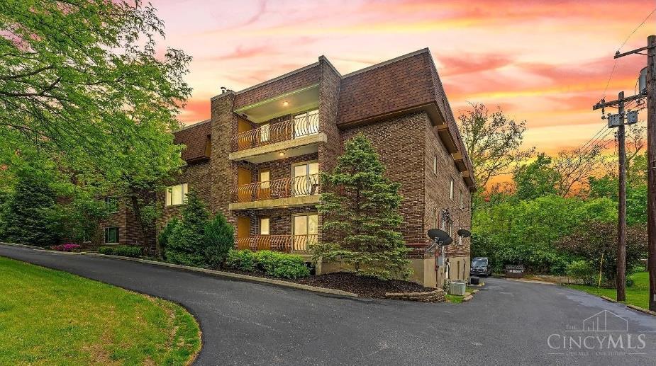Condo for sale at 3563 Amberacres Dr #10, Cincinnati, OH 45237 | MLS# 1892193