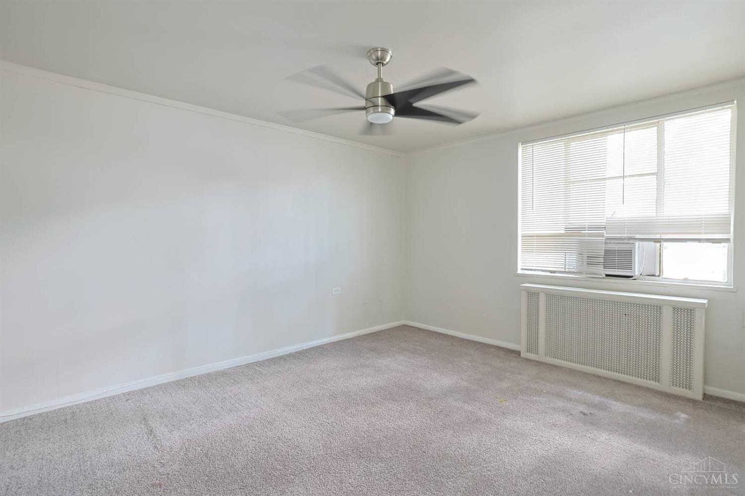 33 Farragut Road, Greenhills, OH, 45218 — photo 18