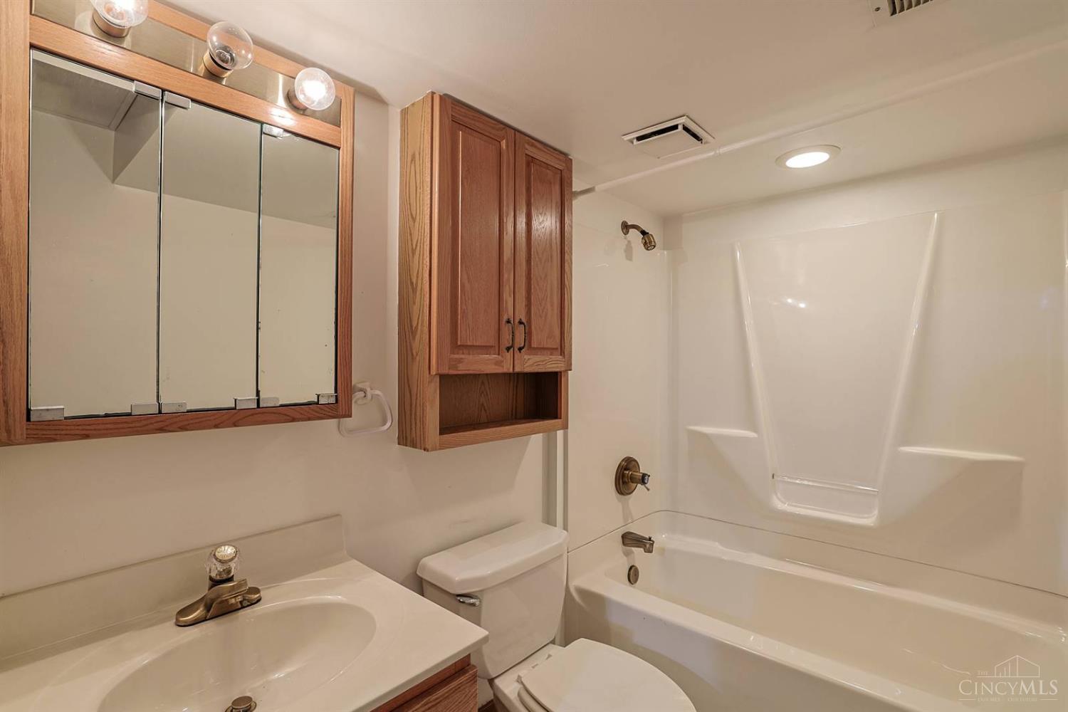 116 Bentwood Court, Blue Ash, OH, 45241 — photo 30