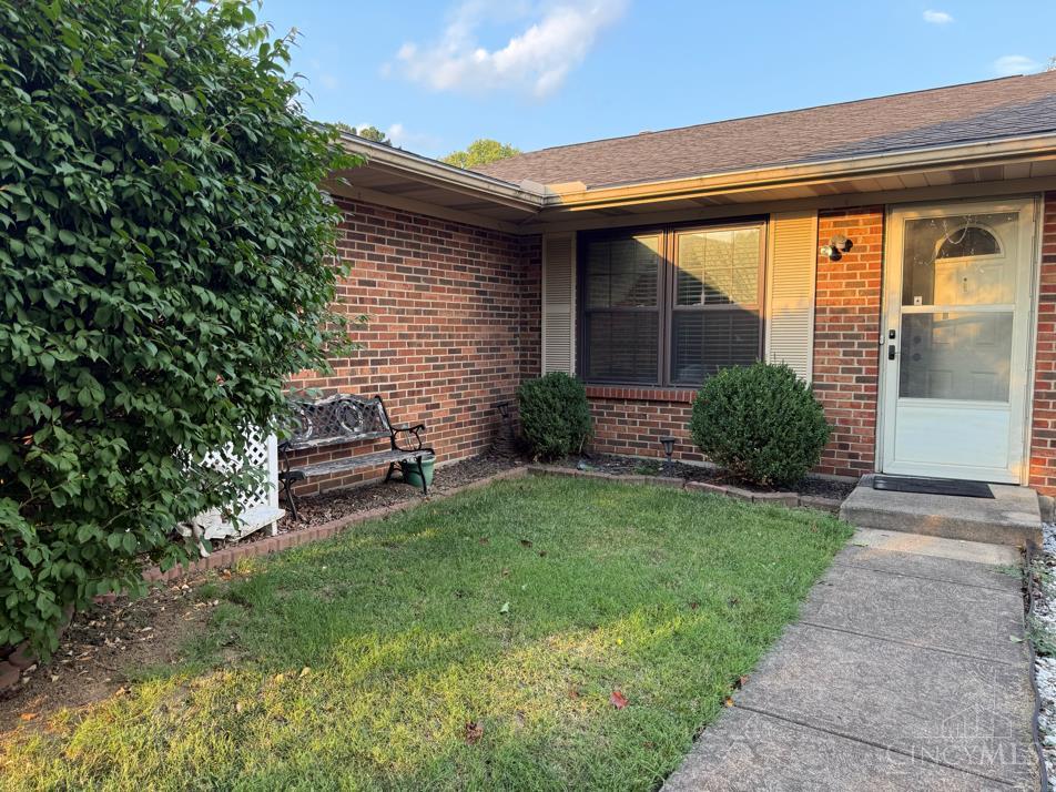 Photo 2 of Sale Pending at 4273 Mallard Ct, Middletown, OH 45044 | MLS# 1893479 | Listing updated on 2026-09-14