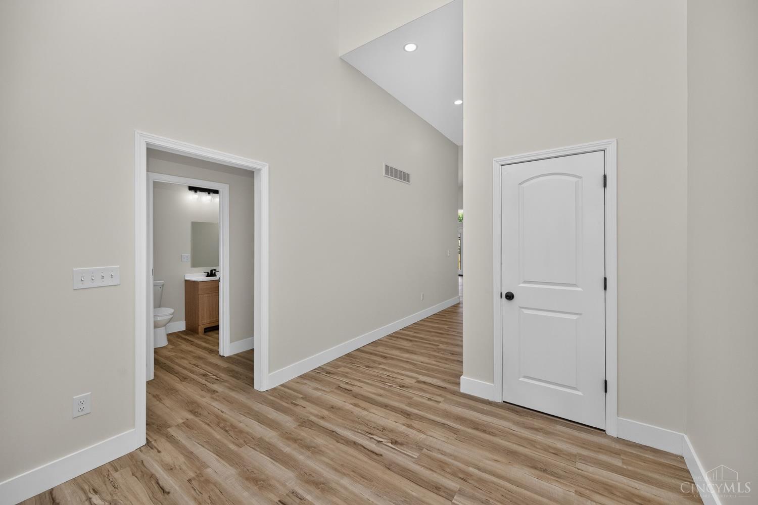 8391 Dimmick Road, West Chester, OH, 45241 — photo 2