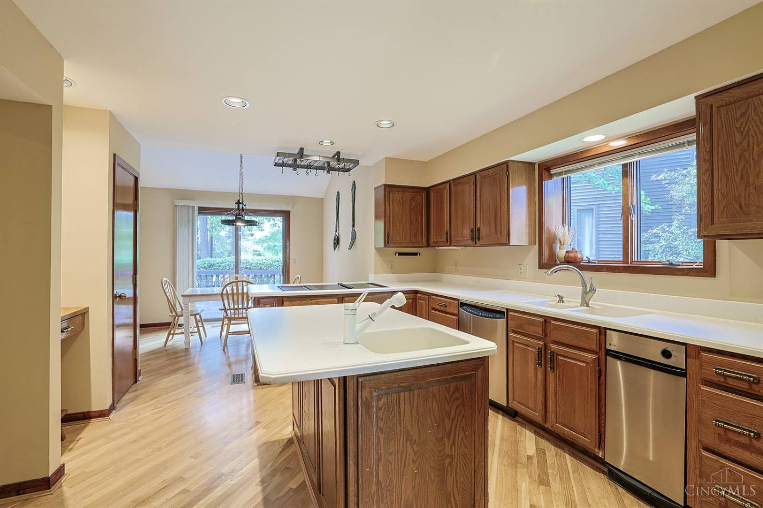 116 Bentwood Court, Blue Ash, OH, 45241 — photo 7