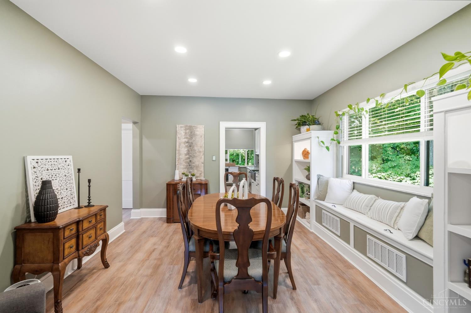 5575 Stewart Avenue, Columbia Twp, OH, 45227 — photo 12